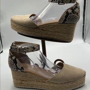 Beige Nine West Wedge Sandals with Snakeskin Ankle Strap size 10